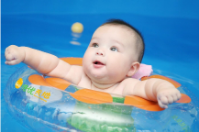 嬰兒游泳館